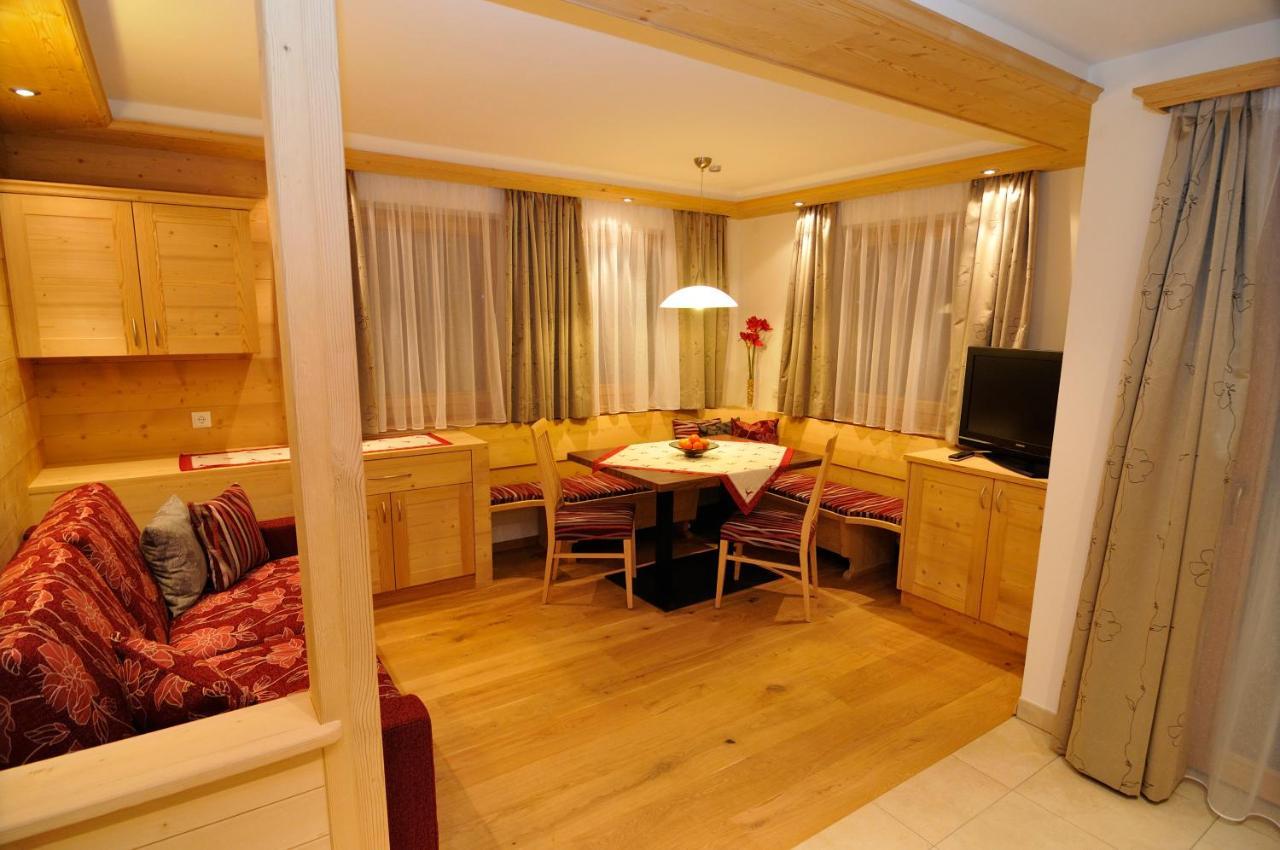 Chalet Regina เซลวาดีวัลการ์เดนา ภายนอก รูปภาพ