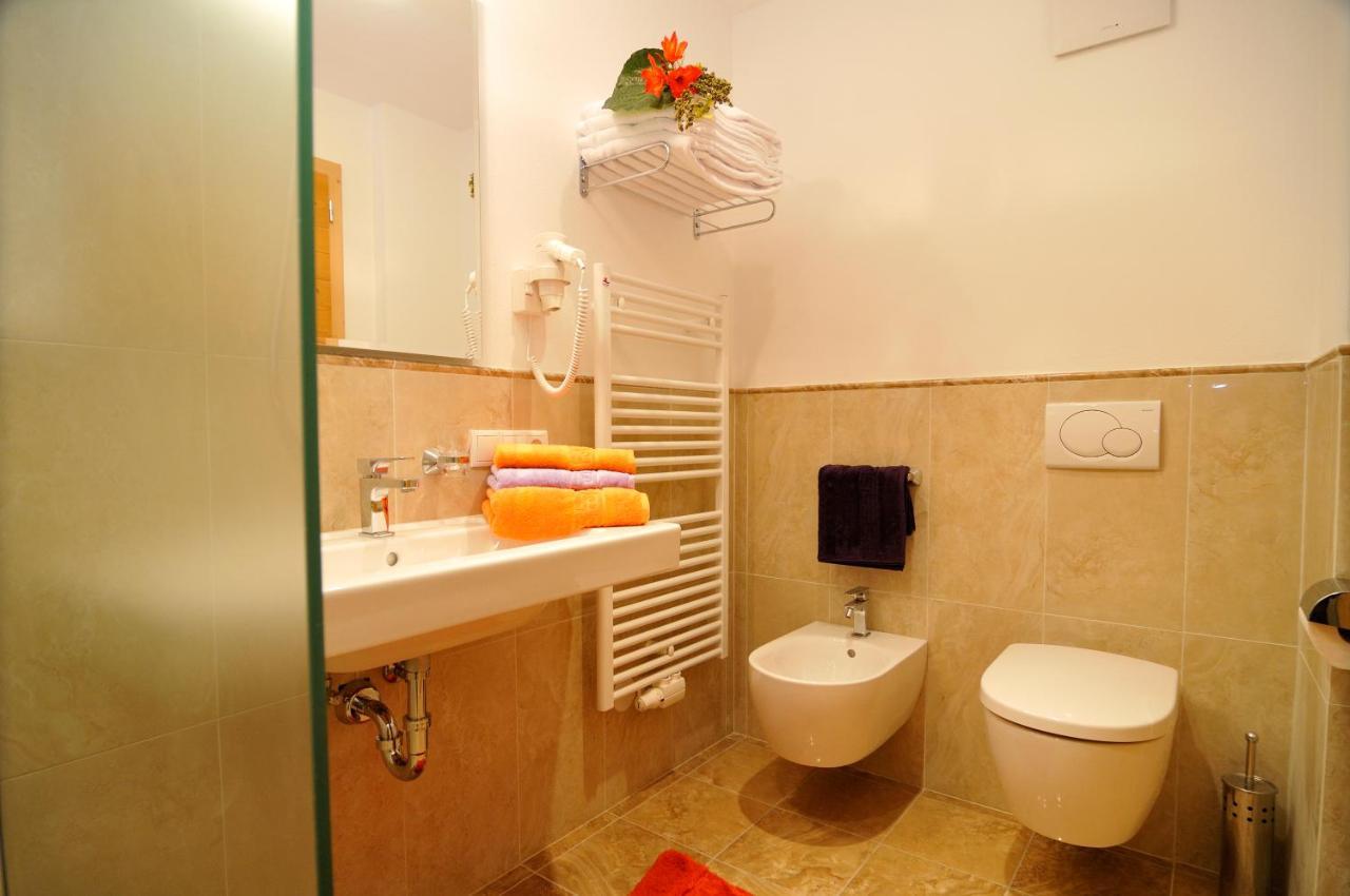 Chalet Regina เซลวาดีวัลการ์เดนา ภายนอก รูปภาพ